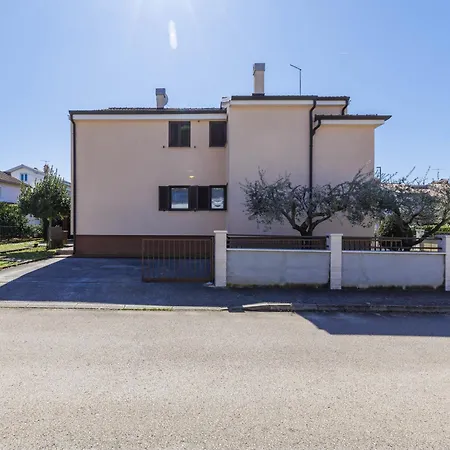Zoki 1 By Interhome * Umag