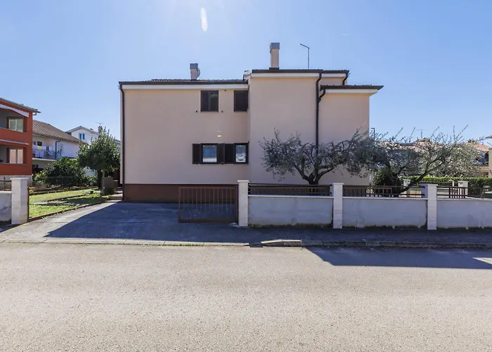 Zoki 1 By Interhome * Ουμάγκ