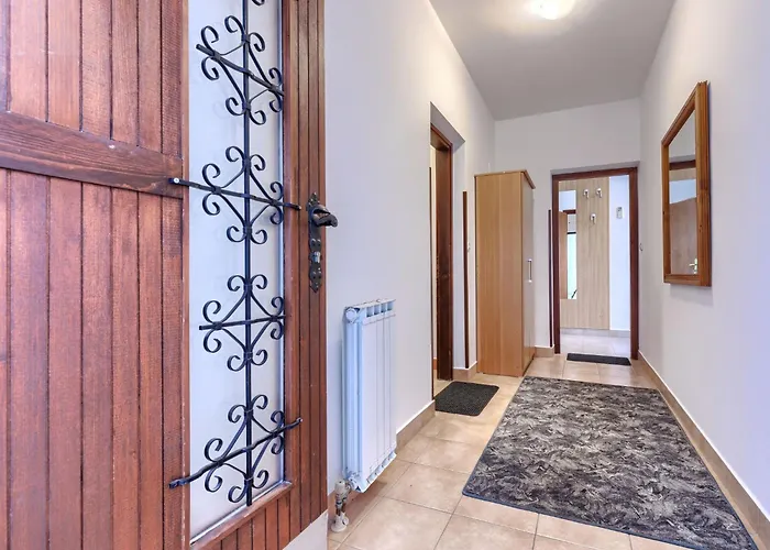 Zoki 1 By Interhome * Ουμάγκ