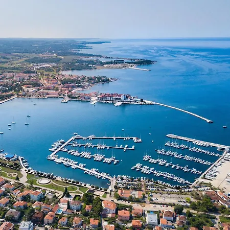 Zoki 1 By Interhome 乌马格